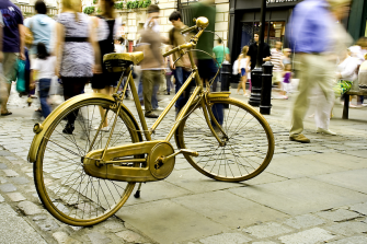 金色的自行车