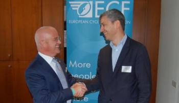 图片:Christophe Nadjovski - ECF主席(右)和Tony Grimaldi - CIE创始主席(左)