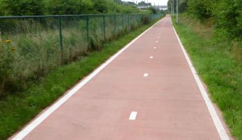 边缘和中间标记的F1自行车高速公路安特卫普-布鲁塞尔