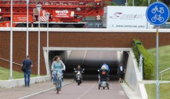多步行和骑自行车请:通过欧盟基金流动日益活跃
